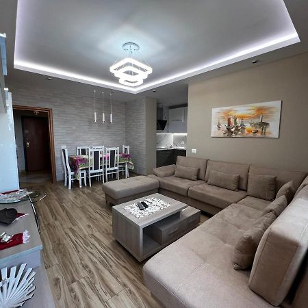 Tirana Lifestyle Apartment Bagian luar foto