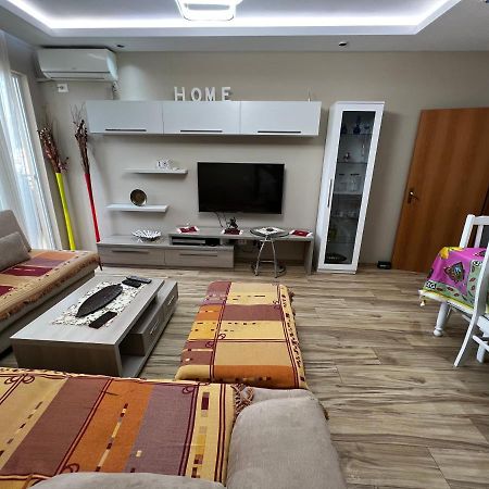 Tirana Lifestyle Apartment Bagian luar foto