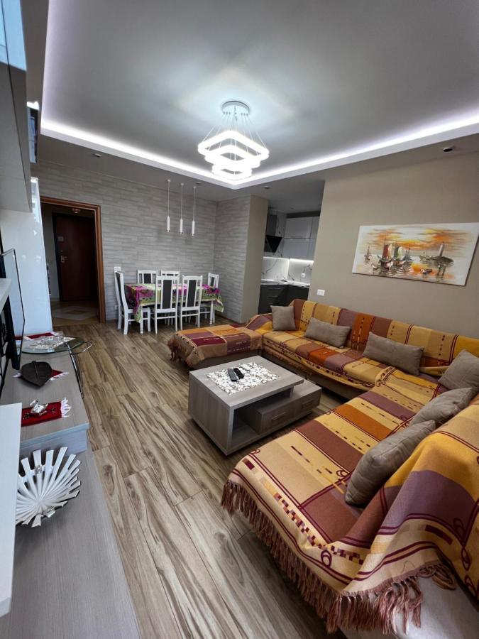 Tirana Lifestyle Apartment Bagian luar foto