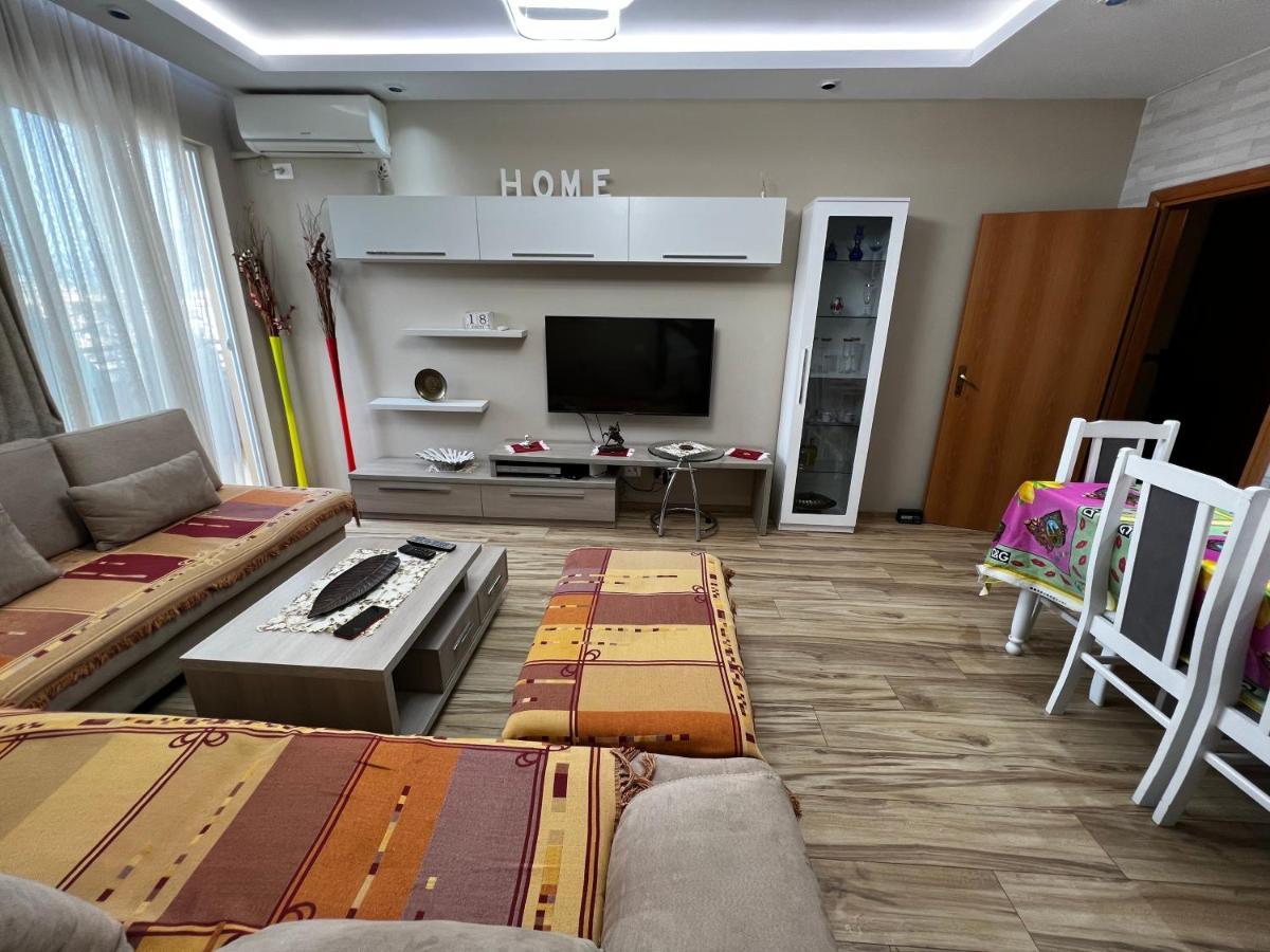 Tirana Lifestyle Apartment Bagian luar foto